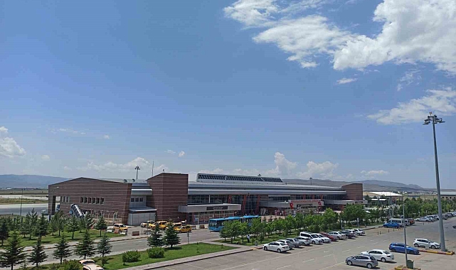 Erzurum'da bir ayda 103 bin kişi uçtu