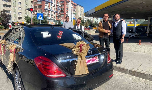Erzurumlu iş insanından düğün yapan çiftlere gelin arabası jesti