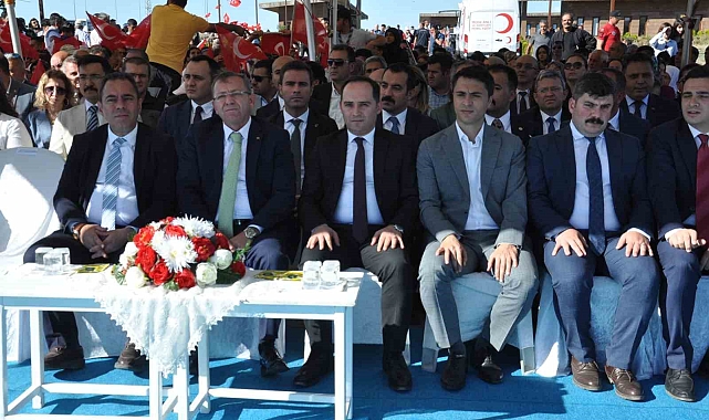 Fetih gününde Ani'de sela sesleri yükseldi