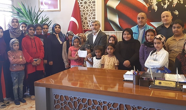 Filistin'e destek Kur'an kursu öğrencilerinden