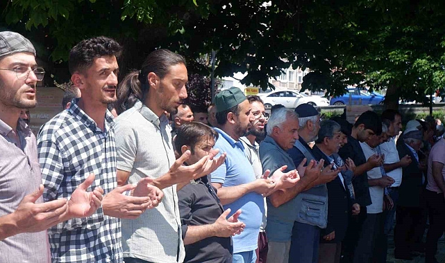 Gıyabi cenaze namazı kılındı İsmail Haniye için Erzurumda