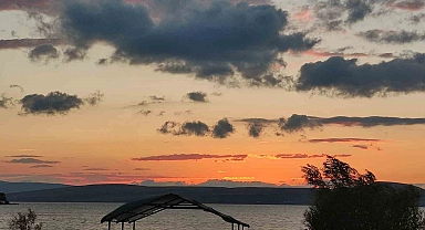 Gün batımı Çıldır Gölü'nde