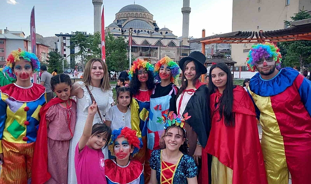 Hakkari'de Renkli Bir Şenlik: Okul Öncesi Eğitimin Kutlanması