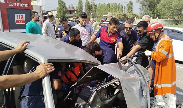 Iğdır'da trafik kazası: İki kişi yaralandı