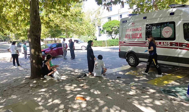 İki otomobilin hurdaya döndüğü kazada 1 kişi hafif yaralandı