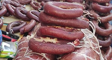 İnsan sağlığına tehti olan sucuklar imha edildi