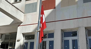 İsmail Haniye için bayraklar yarıya indirildi