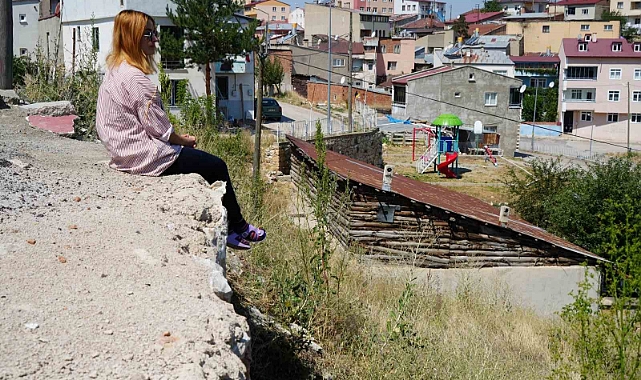 İstinat duvarı yapılmasını isteyen mahalle sakinlerinden belediyeye sert tepki: "Burası mahrumiyet bölgesi mi?"