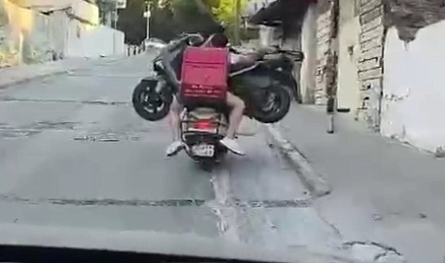 İzmir’de ilginç görüntü: Motosiklet üstünde motosiklet taşıdılar