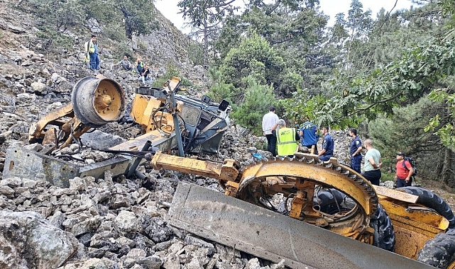 İzmir’de iş makinesi uçuruma yuvarladı, operatör can verdi