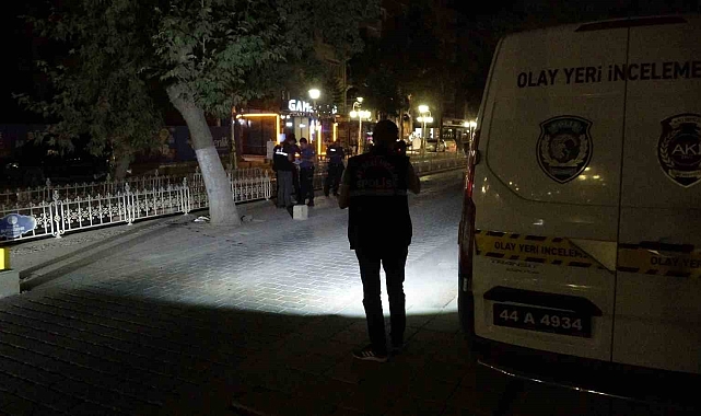 Kaldırımdaki Adamı Topuğundan Vurdular