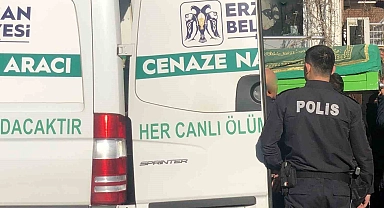 Kamyon Sürücüsü Direksiyonda Hayatını Kaybetti
