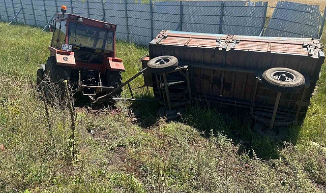 Kars’ta traktör römorku devrildi: 1 yaralı
