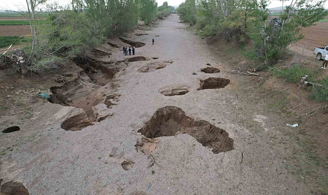 Konya Ovasında yeni obruklar oluşuyor, yeraltı su seviyesinde 1 yılda yaklaşık 20 metre düşüş var