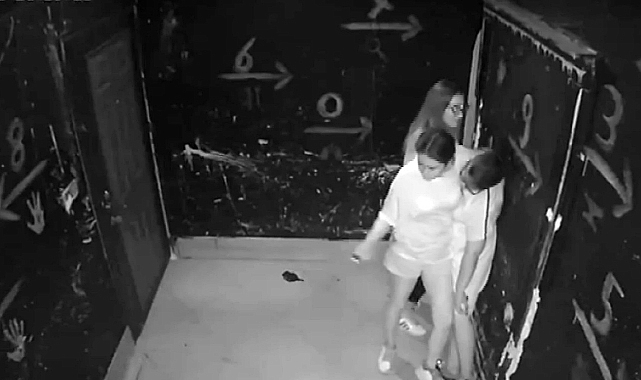Korkmak için para ödeyen çocuk korkusundan bayıldı