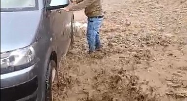 Kuvvetli sağanak ve dolu sonrası sel