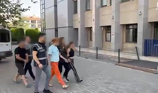 Kuyumcuları sahte altınla dolandıran 3 şahıs tutuklandı