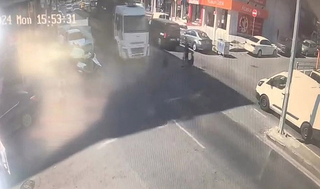 Maltepe’de yolun karşısına geçmeye çalışan çocuğa vinç aracı çarptı, o anlar kamerada