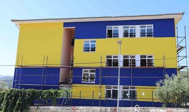 Manisa’da miniklere sarı lacivert destek