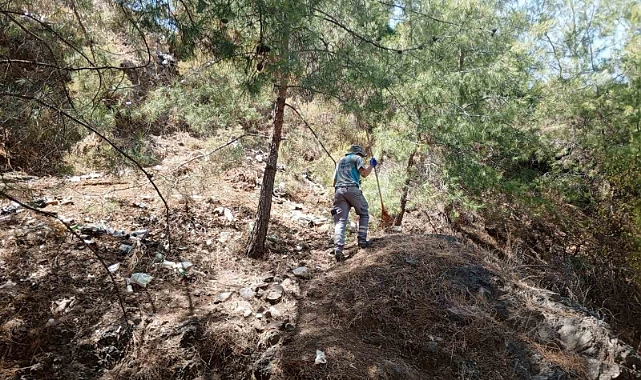Marmaris’te seyir tepelerinin temizliğine devam edildi