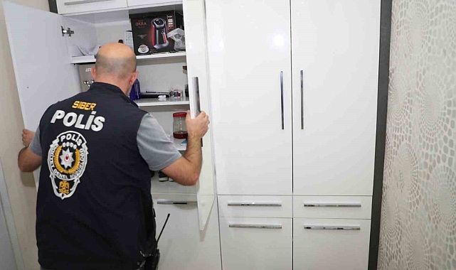 Mersin’de müstehcen yayın operasyonu: 10 şüpheli yakalandı