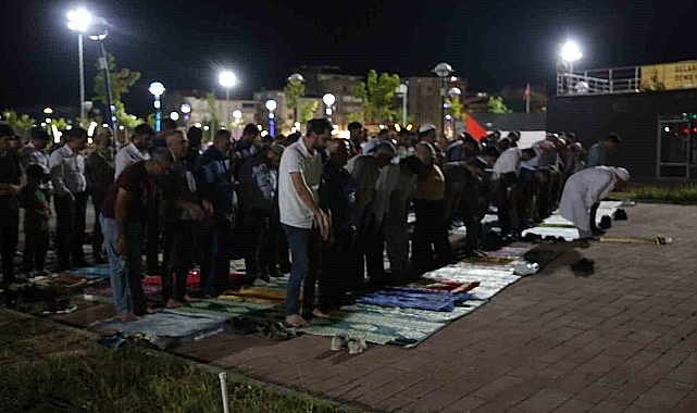 Mescidi Aksa Platformu üyeleri Filistin için namaz kılıp dua etti