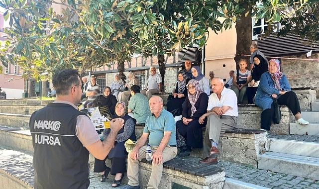 Narkotik polisleri vatandaşları bilgilendirdi
