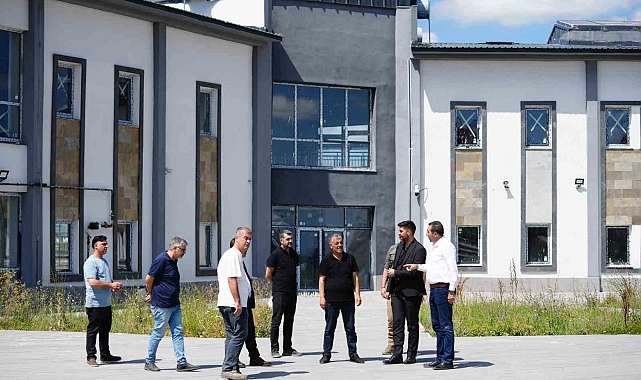 Otogar'da incelemelerde bulundu Kars Belediye Başkanı