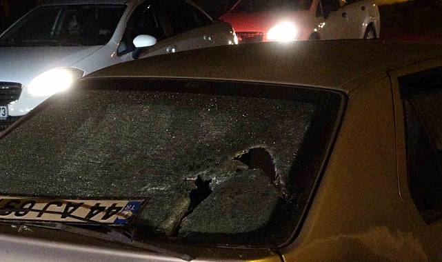 Otomobil motosikletle çarpıştı: 1'i çocuk 2 ağır yaralı