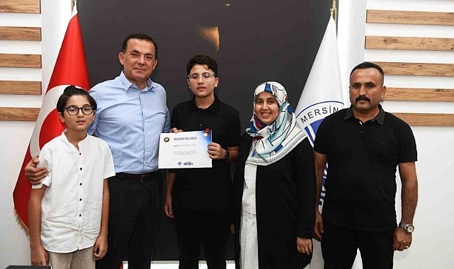 Özyiğit, dereceye giren öğrencileri ödüllendirdi