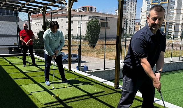 Pursaklar Belediye Başkanı Çetin spor tesislerini gezdi