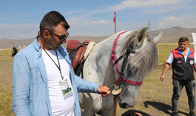 Rahvan At Yarışı final koşuları, sağanak ve dolu sebebiyle ertelendi