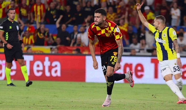 Romulo, performansıyla göz dolduruyor
