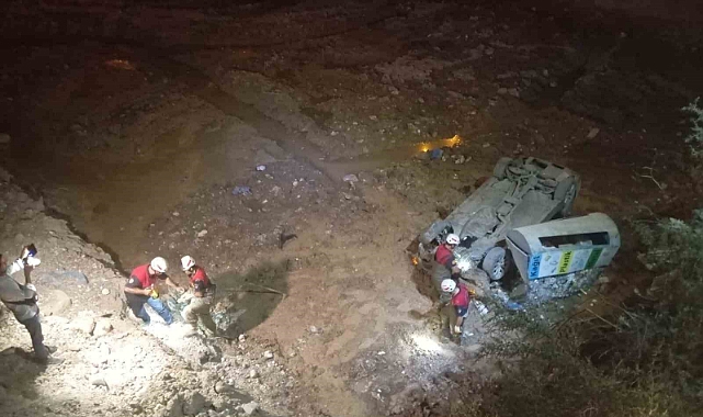 Şanlıurfa’da otomobil inşaat çukuruna düştü: 3 yaralı