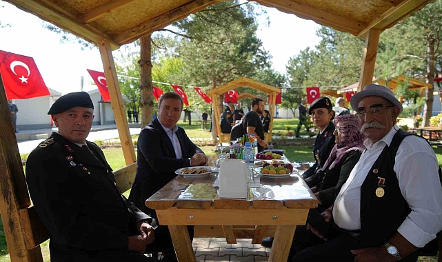 Şehit Aileleri Duygulandırdı Herkesi
