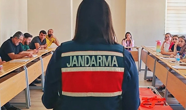 Şırnak’ta jndarmadan güvenli internet eğitimi