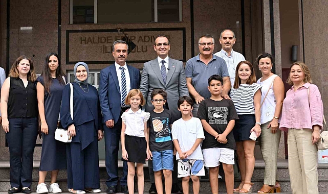 Şişli’de zil çalmadan okullar boyanıyor