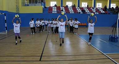 Türkiye’nin 36. Fabrika Voleybolu Ağrı’da açıldı