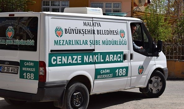 Üç çocuk annesi, göğsünden silahla vurulmuş halde bulundu