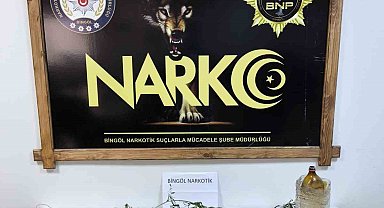 Uyuşturucu madde ve silah ele geçirildi