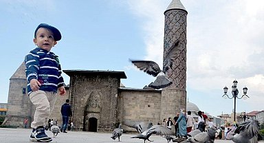 Uzmanı Uyardı! "Sıcak havalarda bol, hafif ve açık renkli giyinin"