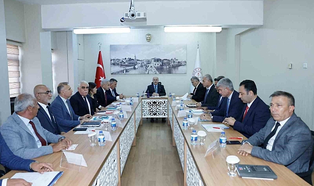 Vali Köşger: ""Eğitim toplumda vazgeçilmeyecek en temel unsurlardandır"