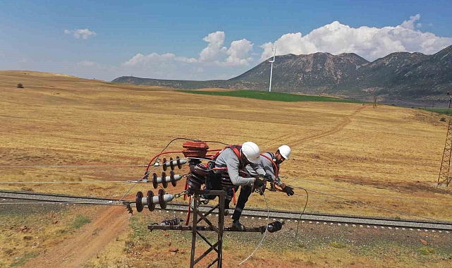Van Gölü Elektrik Dağıtım A.Ş. Bitlis'teki köy ve mezralarda çalışmalarını sürdürüyor