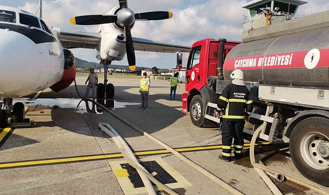 Yangın söndürme uçağına 15 ton su ikmali yapıldı