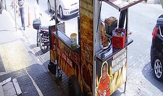 Yemek yemeye girdi, motosikleti çalındı