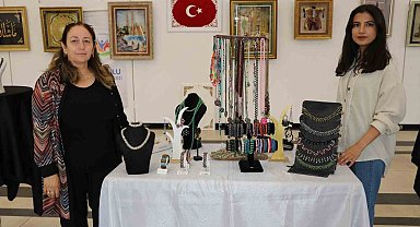 Yılsonu sergisi İpekyolu Gençlik Merkezinden Yapıldı