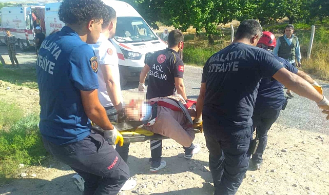 Yük treni çapa motoruna çarptı, anne ve 2 çocuğu hayatını kaybetti