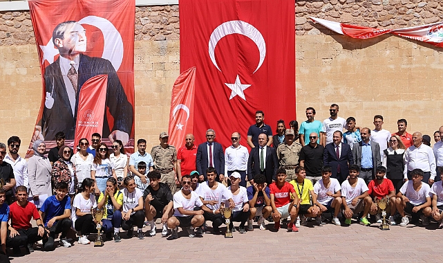 4.İshak Paşa Sarayı Dağ Koşusu Şampiyonası Yapıldı 