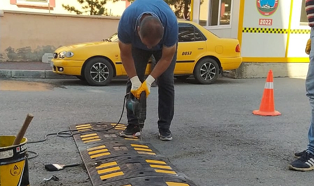 Ağrı Belediyesi'nden tehlikeli noktalara hız kesici kasis