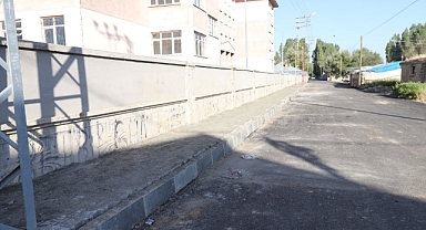 Ağrı Belediyesi okul çevresinde düzenleme yapıyor